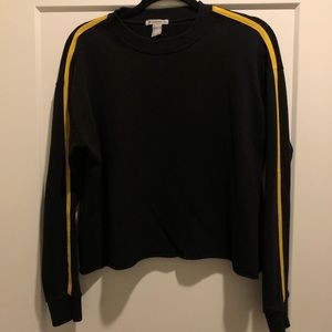 Forever 21 Cropped Crew Neck Sweatshirt